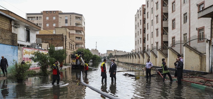 بارش شدید باران در خوزستان/ خیابان‌های اهواز بار دیگر غرق آب شدند