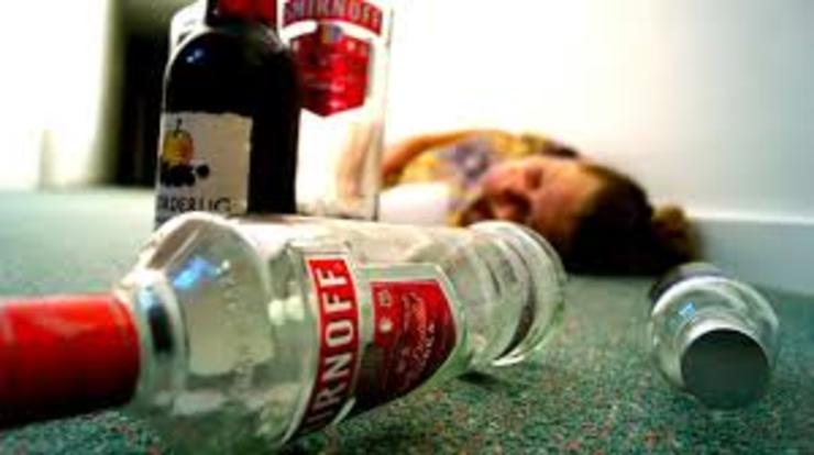 مسمومیت با الکل در رفسنجان/از مصرف مشروبات الکلی خودداری کنید