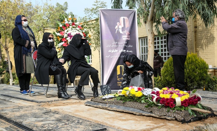 تصاویر| مراسم خاکسپاری چنگیز جلیلوند