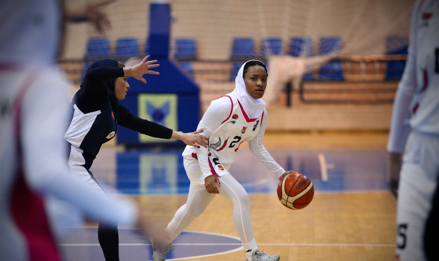 عکس| بسکتبالیستهای محجبه آمریکا و روسیه در لیگ ایران! عکس| بسکتبالیستهای محجبه آمریکا و روسیه در لیگ ایران!