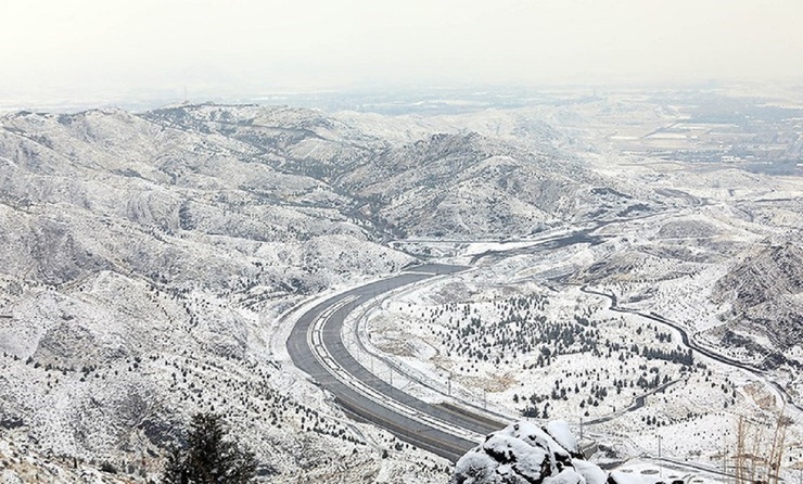 بارش برف راه ۸ روستای کهگیلویه و بویراحمد را قطع کرد