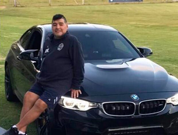 خودروهای عجیب دیگو مارادونا + تصاویر