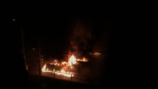 گفتم ماسک بزن، مغازه‌ام را آتش زد