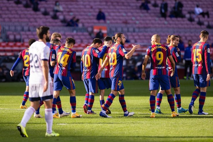 عکس| کولاک بارسلونا و خوشحالی مسی با پیراهن مارادونا