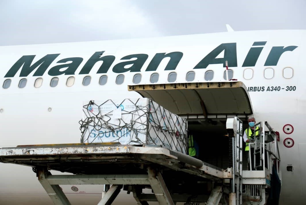 پنجمین محموله واکسن روسی کرونا وارد کشور شد +عکس