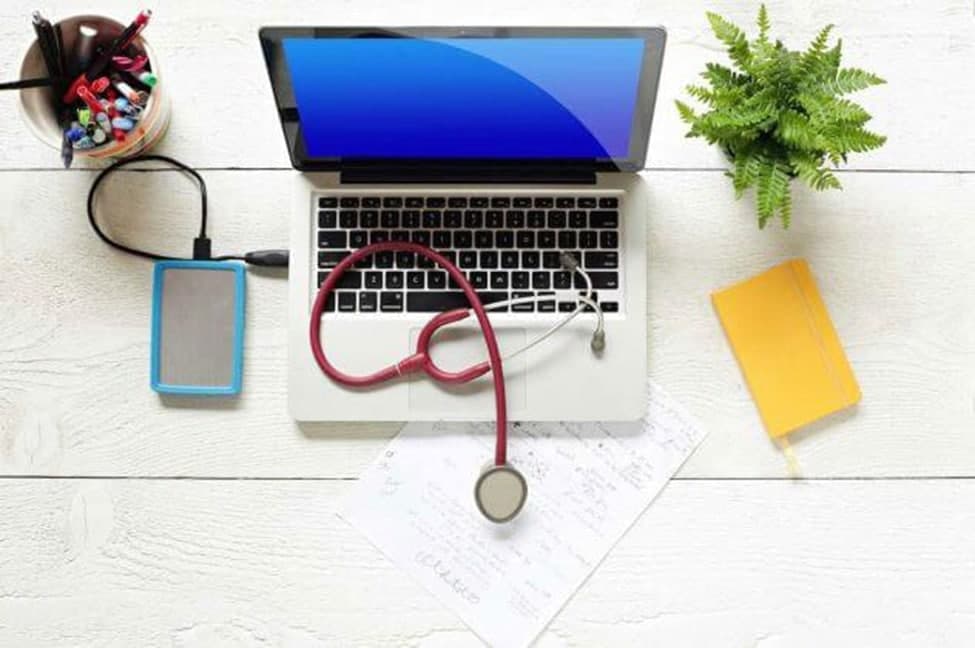 چگونه با رزرو نوبت دکتر به صورت آنلاین بدون استرس وقت بگیریم؟ چگونه با رزرو نوبت دکتر به صورت آنلاین بدون استرس وقت بگیریم؟