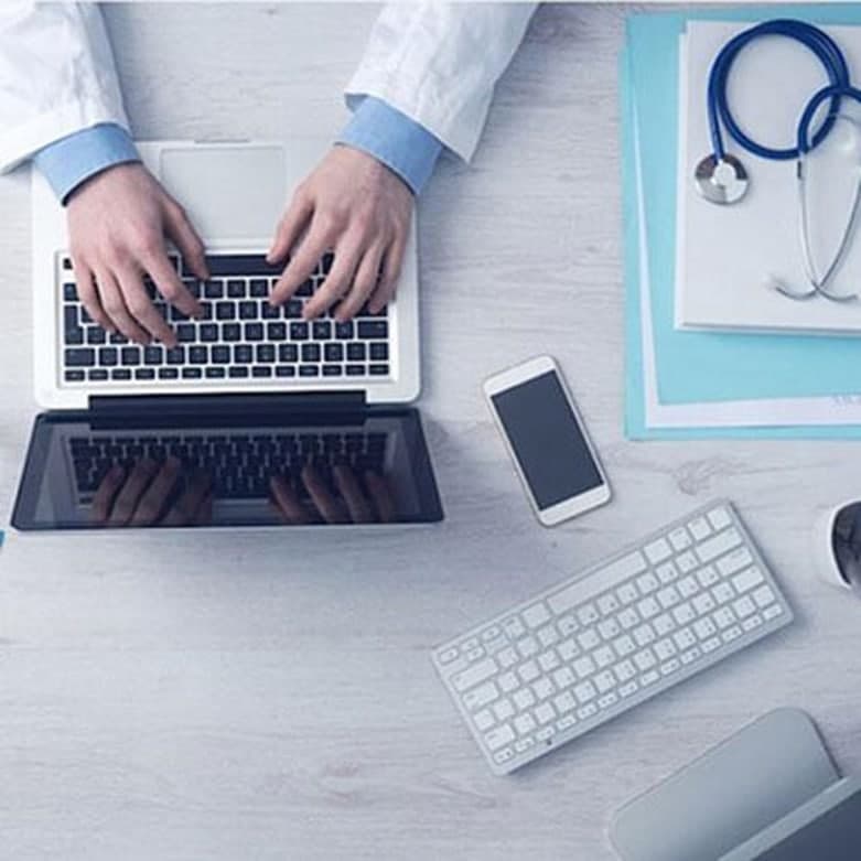 چگونه با رزرو نوبت دکتر به صورت آنلاین بدون استرس وقت بگیریم؟ چگونه با رزرو نوبت دکتر به صورت آنلاین بدون استرس وقت بگیریم؟