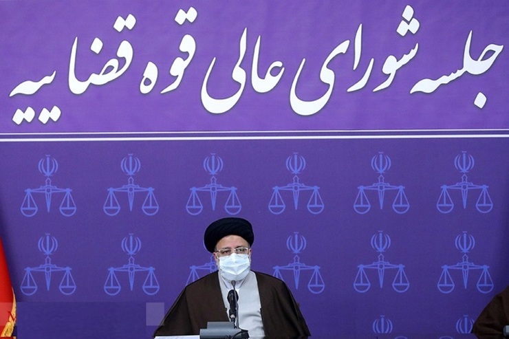کنایه رئیسی به دولت روحانی و یک توصیه انتخاباتی