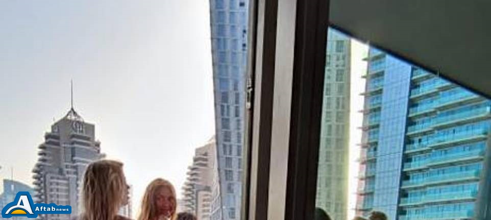 عکس| جنجال تبلیغات زنان برهنه اسرائیلی در یک آسمانخراش دبی/ پلیس ۱۲ نفر را بازداشت کرد عکس| جنجال تبلیغات زنان برهنه اسرائیلی در یک آسمانخراش دبی/ پلیس ۱۲ نفر را بازداشت کرد