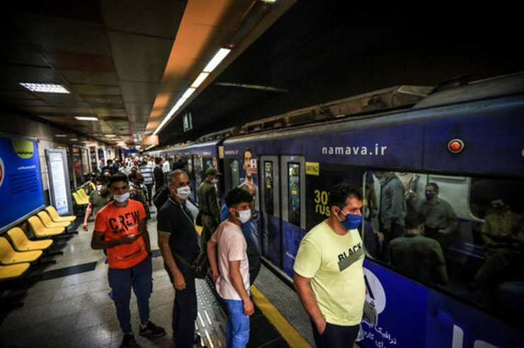 کرونا در کمین مسافران مترو/ بیش از ۱۵ دقیقه در شهر زیرزمینی نباشید