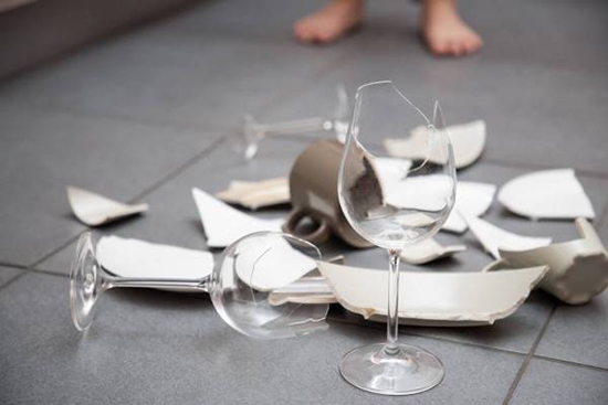 عجیب‌ترین آداب و رسوم ازدواج در جهان/ داماد در شب عروسی فلک می‌شود!