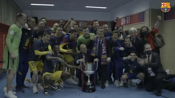 مسی در آغوش رئیس؛ شادی دیوانه وار لاپورتا+عکس