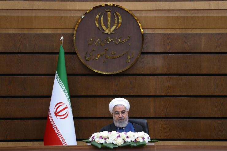 روحانی: امروز صادرکننده بنزین و گازوییل هستیم/ مردم باید قدردان باشند
