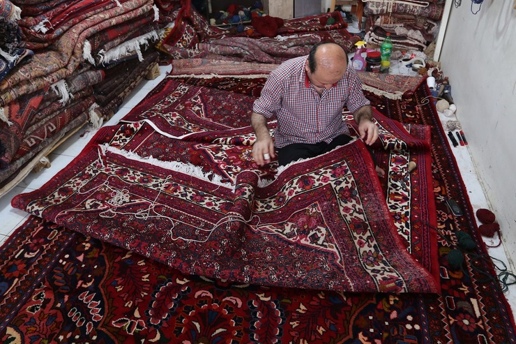 فشار تحریم و کرونا بر صنعت فرش ایران؛ معیشت ۱۰ میلیون نفر در معرض خطر