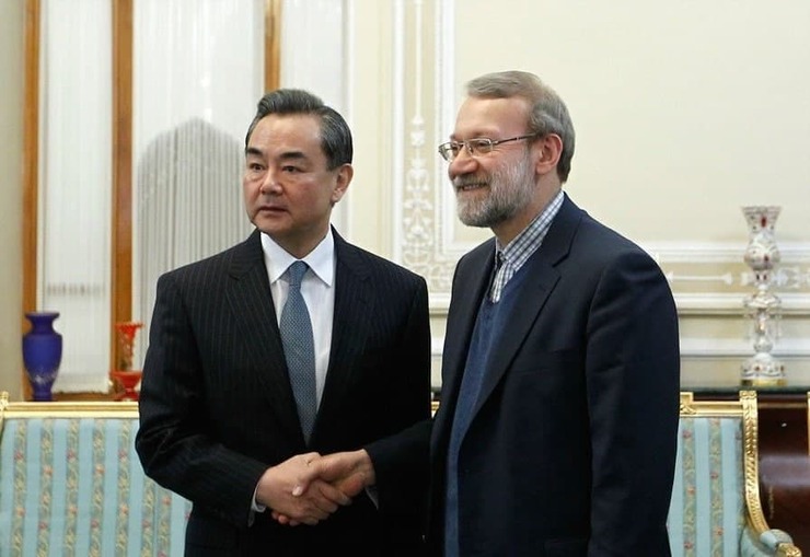 نخستین دیدار وزیر خارجه چین در تهران با لاریجانی درباره قرارداد ۲۵ ساله