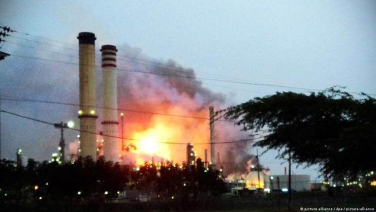 انفجار مهیب در پالایشگاه نفت اندونزی