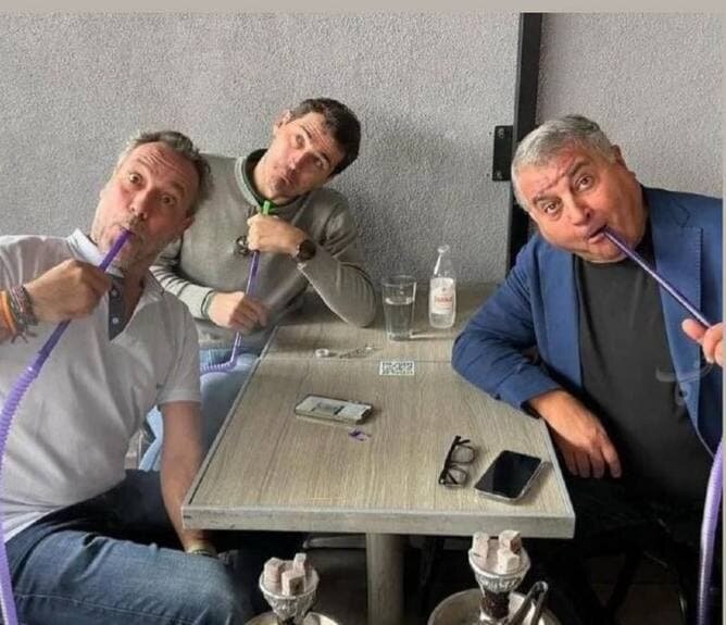 این اسطوره فوتبال هم قلیانی شد! /عکس این اسطوره فوتبال هم قلیانی شد! /عکس