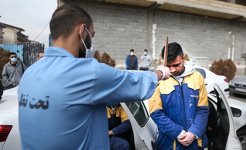 تصاویر| بازسازی صحنه جرم اوباش قمه بدست