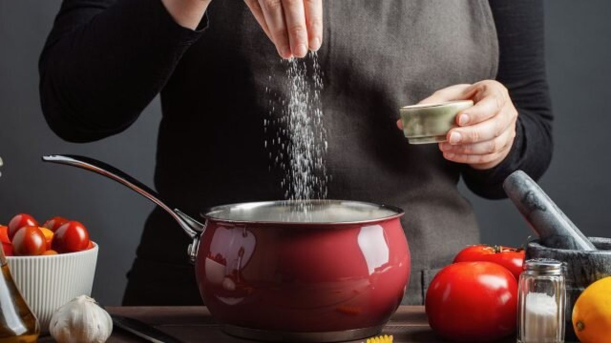 ساده‌ترین ترفند برای رفع بوی غذا‌ها از خانه