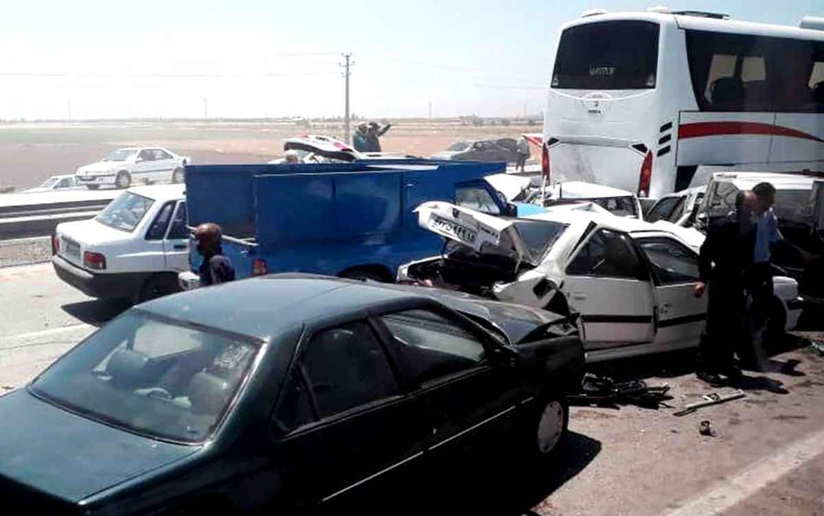 تصادف زنجیره‌ای در مشهد بخاطر سرعت زیاد کامیون