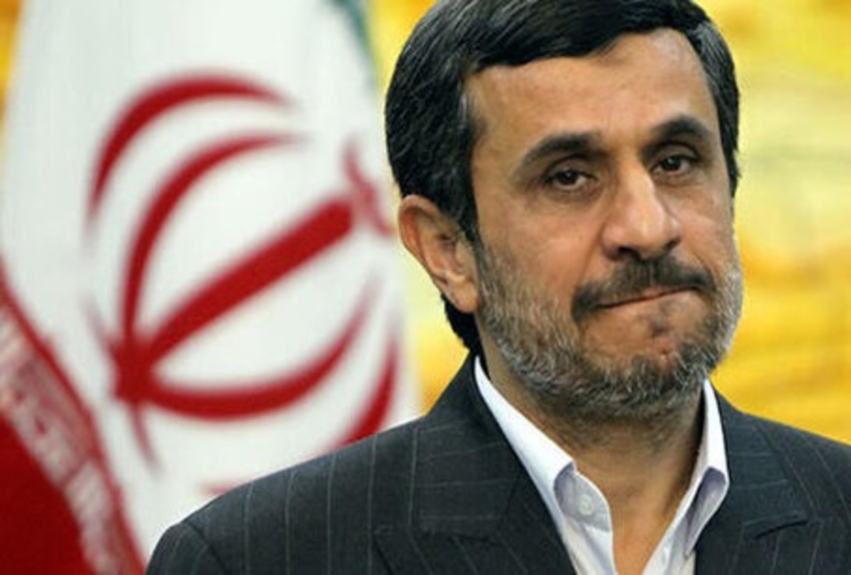 انتقاد تند احمدی نژاد از قرارداد‌های ایران با روسیه و چین