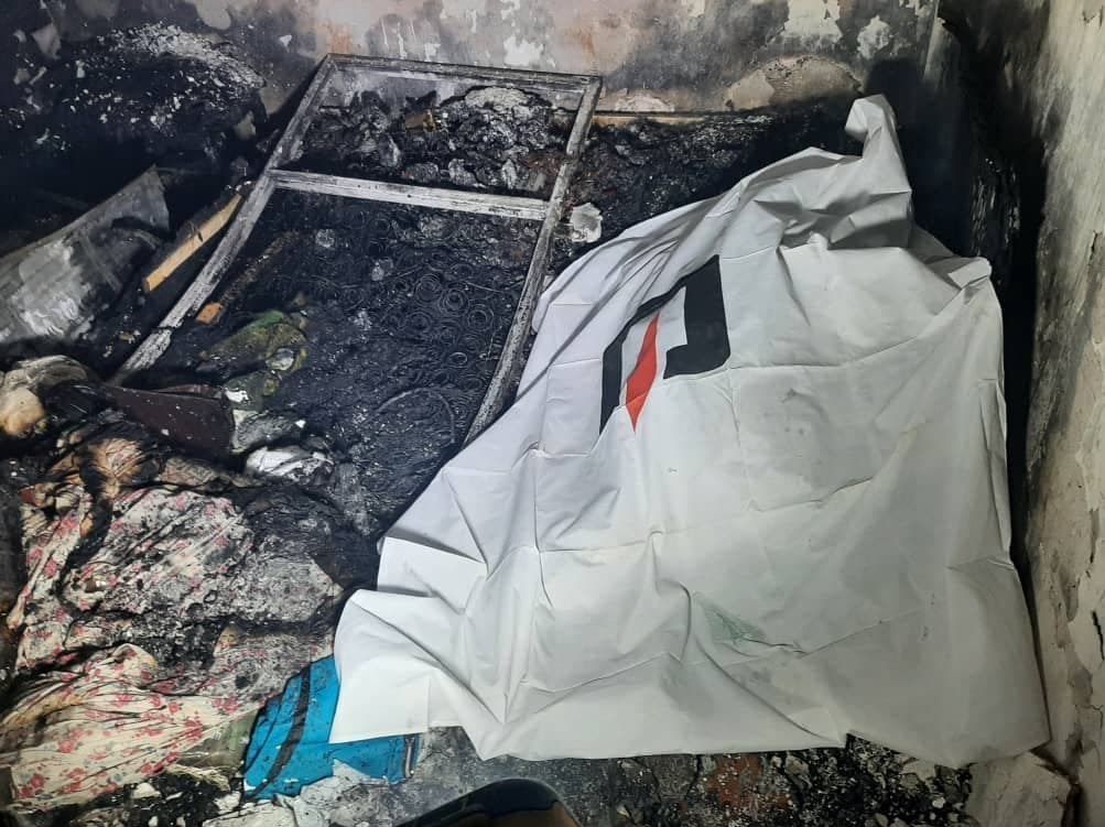 کشف جسد سوخته مرد میانسال در خانه سوخته/ عکس کشف جسد سوخته مرد میانسال در خانه سوخته/ عکس