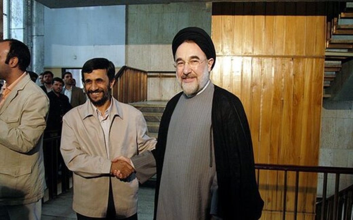 تفاوت انتخاب لباس خاتمی و احمدی نژاد در دیدار‌های رسمی و دیپلماتیک