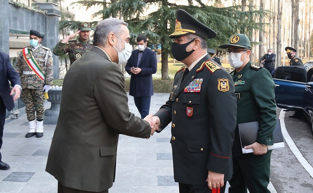 تصاویر| دیدار وزیر دفاع با وزیر دفاع جمهوری آذربایجان