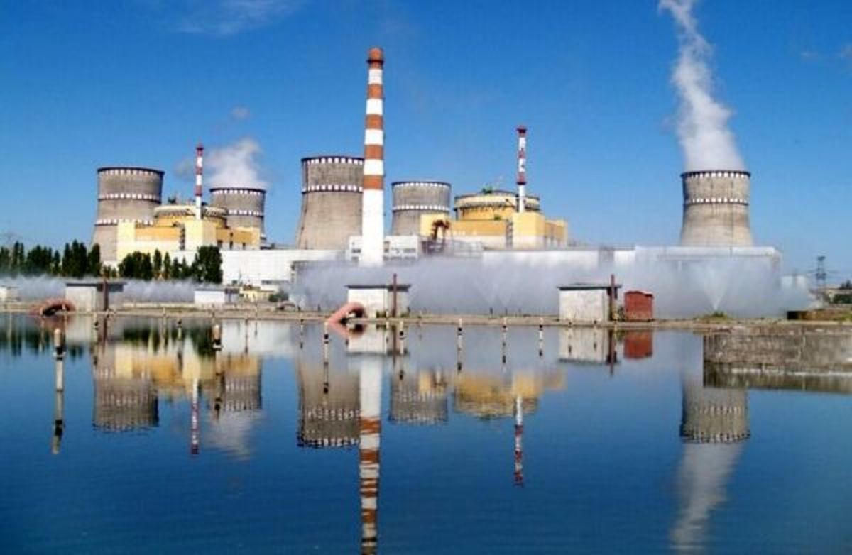 روسیه مدعی در اختیار گرفتن بزرگترین نیروگاه هسته‌ای اوکراین شد