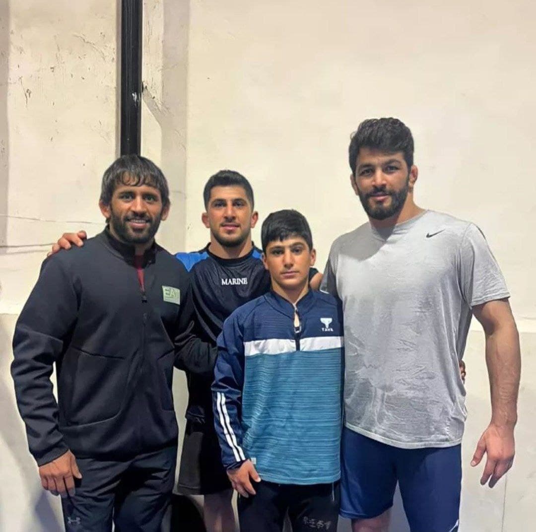 تصاویر| میهمان ویژه حسن یزدانی از هند رسید تصاویر| میهمان ویژه حسن یزدانی از هند رسید