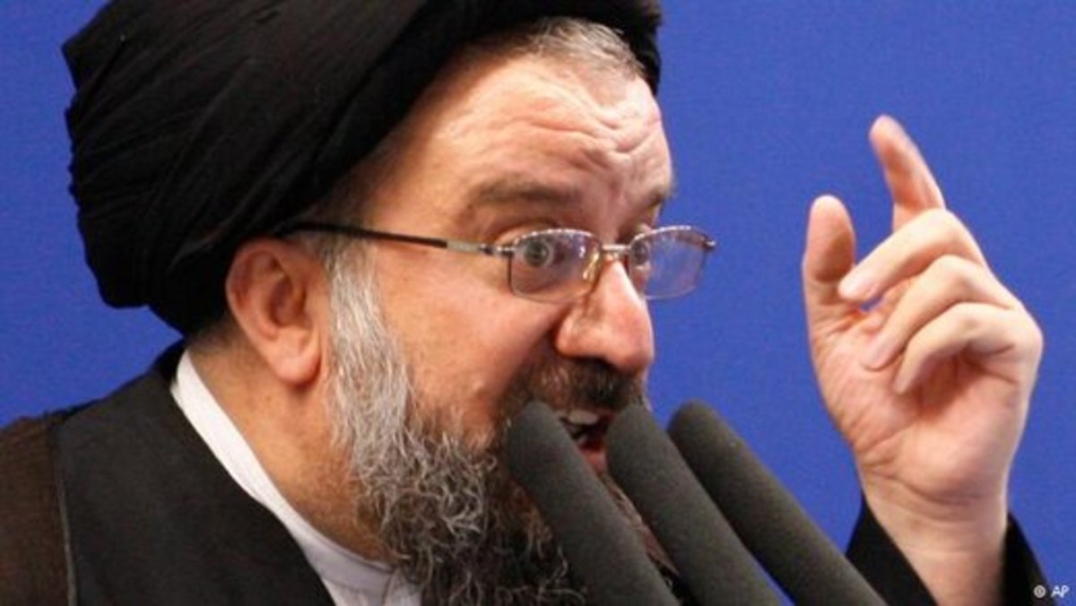 خاتمی: سیاست یعنی یک سال قیام کنیم و یک سال نرمش قهرمانانه انجام دهیم