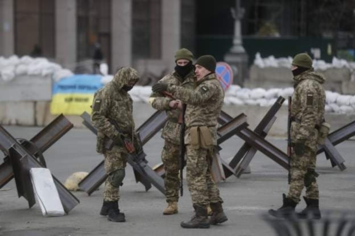 جنگ اوکراین| تشدید تحریم‌ها علیه روسیه| مسکو: منتظر پاسخ ما باشید| زلنسکی: جنگنده برای اوکراین بفرستید