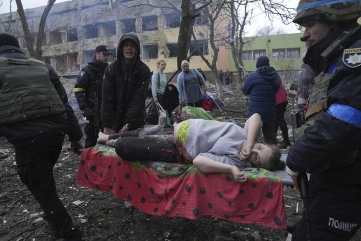 فیلم| صحنه‌هایی تکاندهنده از حمله روسیه به بیمارستان کودکان ماریوپل/ انتقاد شدید اروپا