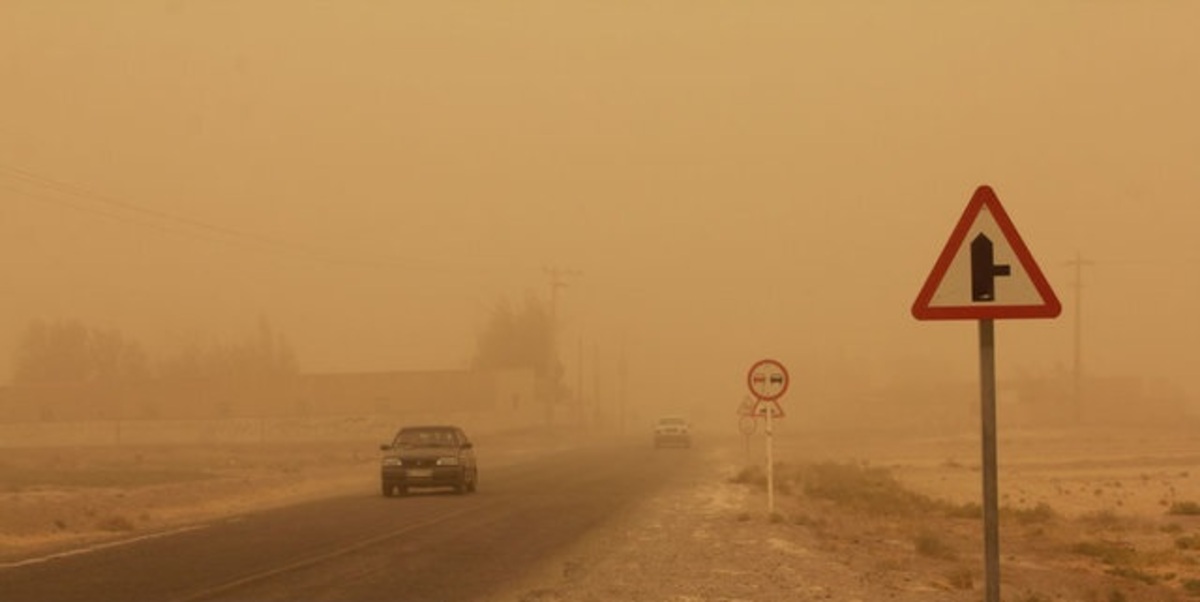 تصادف زنجیره‌ای مرگبار بر اثر طوفان شن در محور انار-یزد