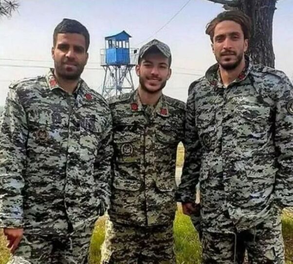 مدافعان استقلال در لباس مقدس سربازی/عکس