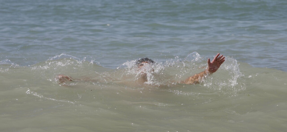 غرق شدن جوان ۱۷ ساله در ساحل ناز قشم
