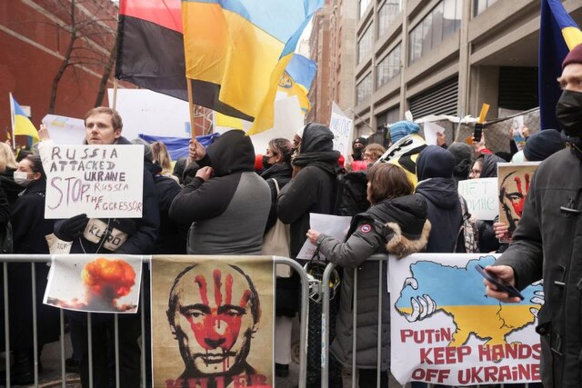تظاهرات مخالفان جنگ علیه روسیه/ سرکوب شدید معترضان در مسکو