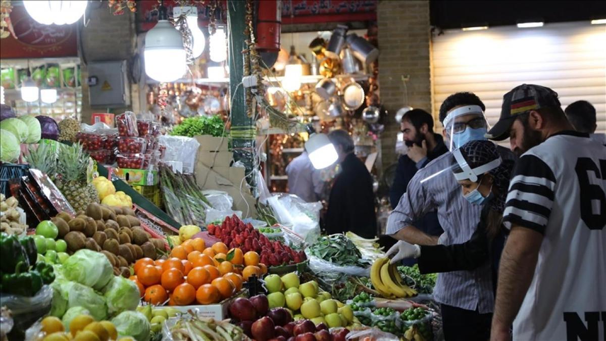 خرید میوه در ایران دانه‌ای شد!