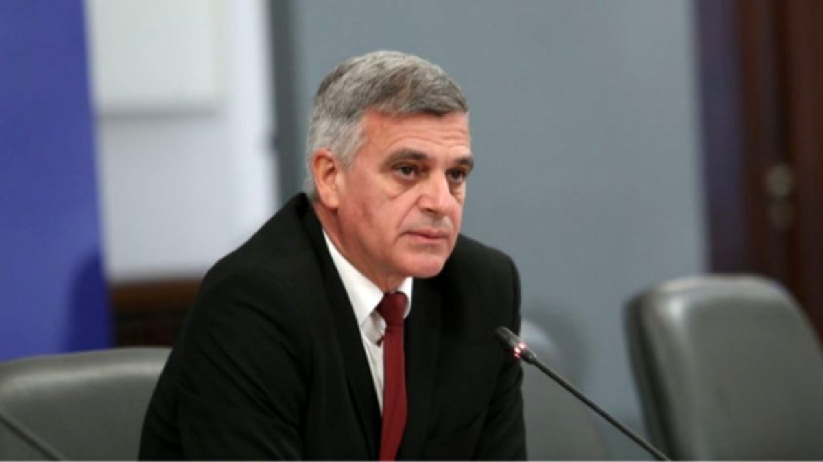 وزیر دفاع بلغارستان برکنار خواهد شد