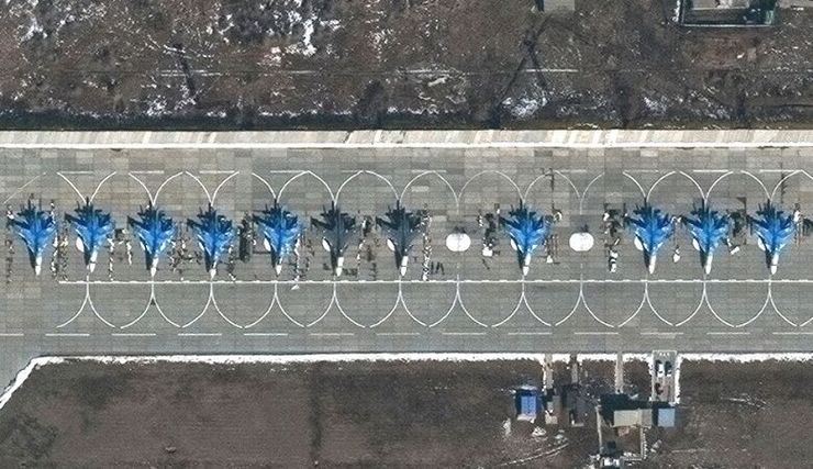 استقرار تجهیزات جنگی هوایی روسیه نزدیک اوکراین
