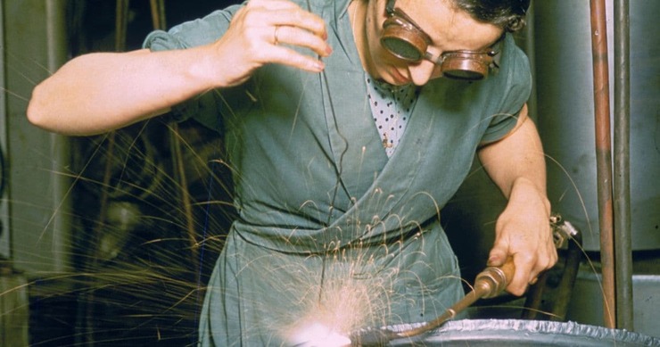 تصاویر| زنان پولادین در کارخانه‌های فلزی جنگ جهانی دوم