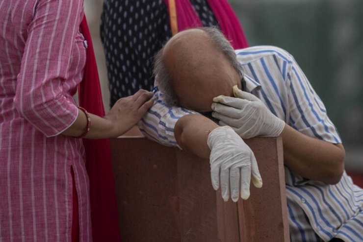 شناسایی بیش از ۴۱۴ هزار مورد جدید کرونا در هند طی ۲۴ ساعت