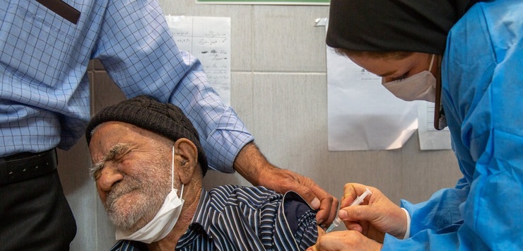 تصاویر| واکسیناسیون کرونا در روستاهای قم