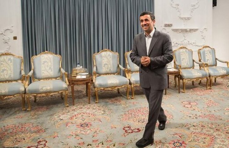 محمود احمدی نژاد امروز به وزارت کشور می رود /احتمال کاندیداتوری محسن هاشمی
