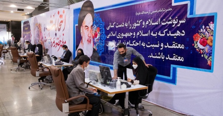 چهارمین روز ثبت‌نام انتخابات ریاست‌جمهوری؛ یاران سابق احمدی‌نژاد در صف| تاج‌زاده هم آمد