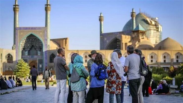 گردشگران ایران در سال ۵ میلیون نفر/ ترکیه؛ ۴۰ میلیون