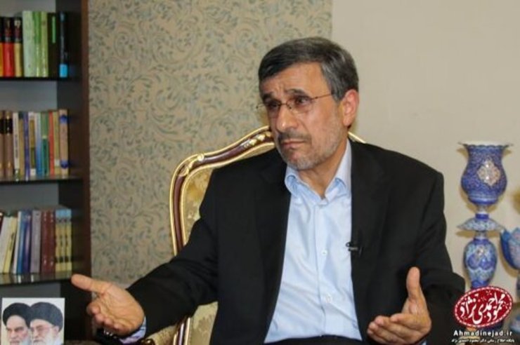 واکنش ادامه‌دار به ادعای احمدی نژاد درباره خرید جزیره از سوی مسئولان/یعنی چه که مسئولان می خواهند فرار کنند؟