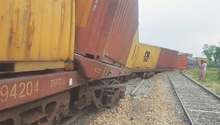 خروج ۶ واگن قطار باری ایران و پاکستان در اثر حادثه