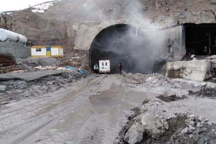 جزییات حادثه ریزش کوه در آزادراه تهران- شمال اعلام شد