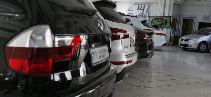 ریزش ۳۵ درصدی قیمت خودروهای خارجی با لغو تحریم‌ها